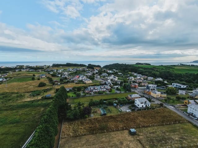 Villa til salg i El Franco - € 85.000 (Ref: 10038971)