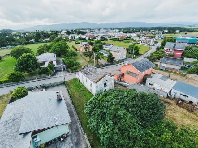 Villa til salg i El Franco - € 85.000 (Ref: 10038971)