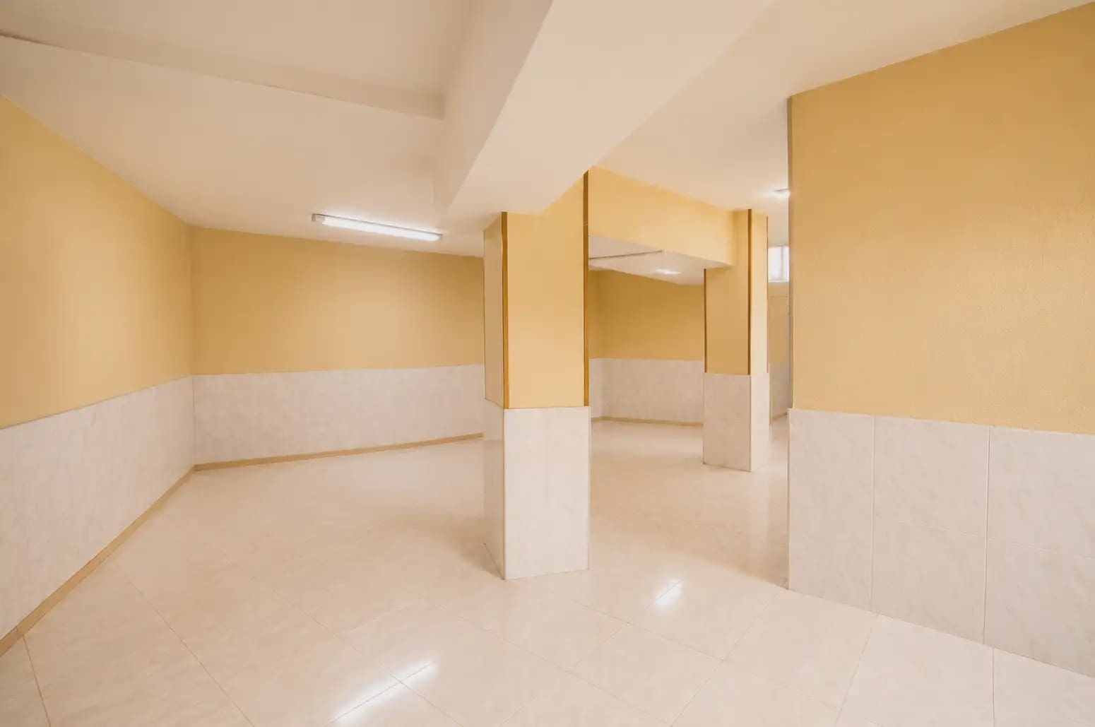 Local Comercial en Oviedo en alquiler - 1.000 € (Ref: 10038972)