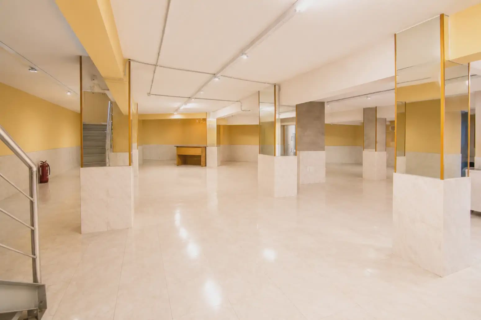 Local Comercial en Oviedo en alquiler - 1.000 € (Ref: 10038972)