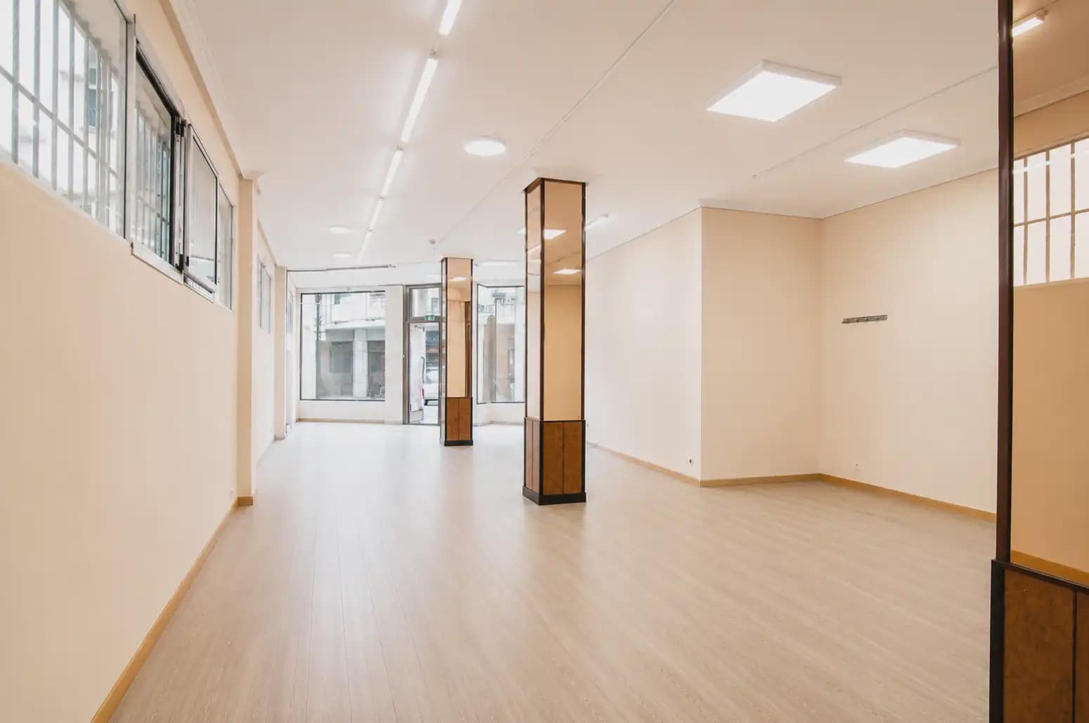 Local Comercial en Oviedo en alquiler - 1.000 € (Ref: 10038972)
