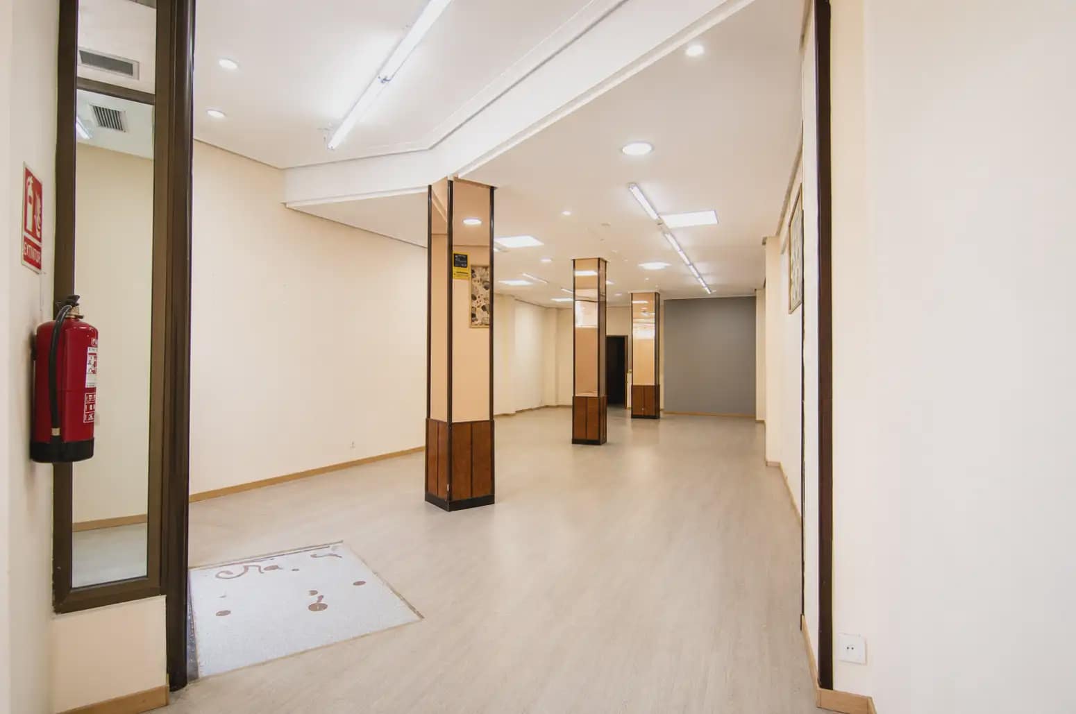Local Comercial en Oviedo en alquiler - 1.000 € (Ref: 10038972)