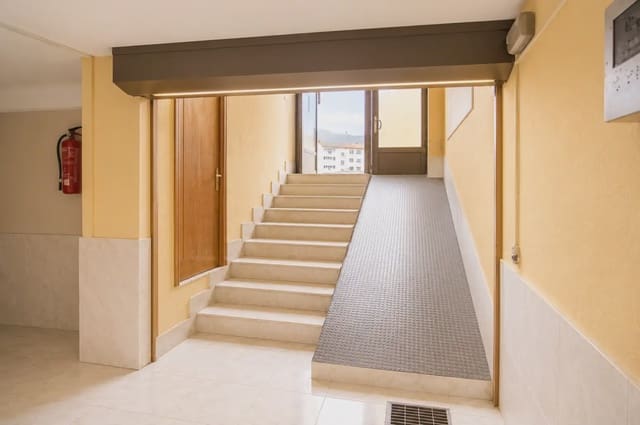 Local Comercial en Centro Urbano, Oviedo en alquiler - 1.000 € (Ref: 10038972)