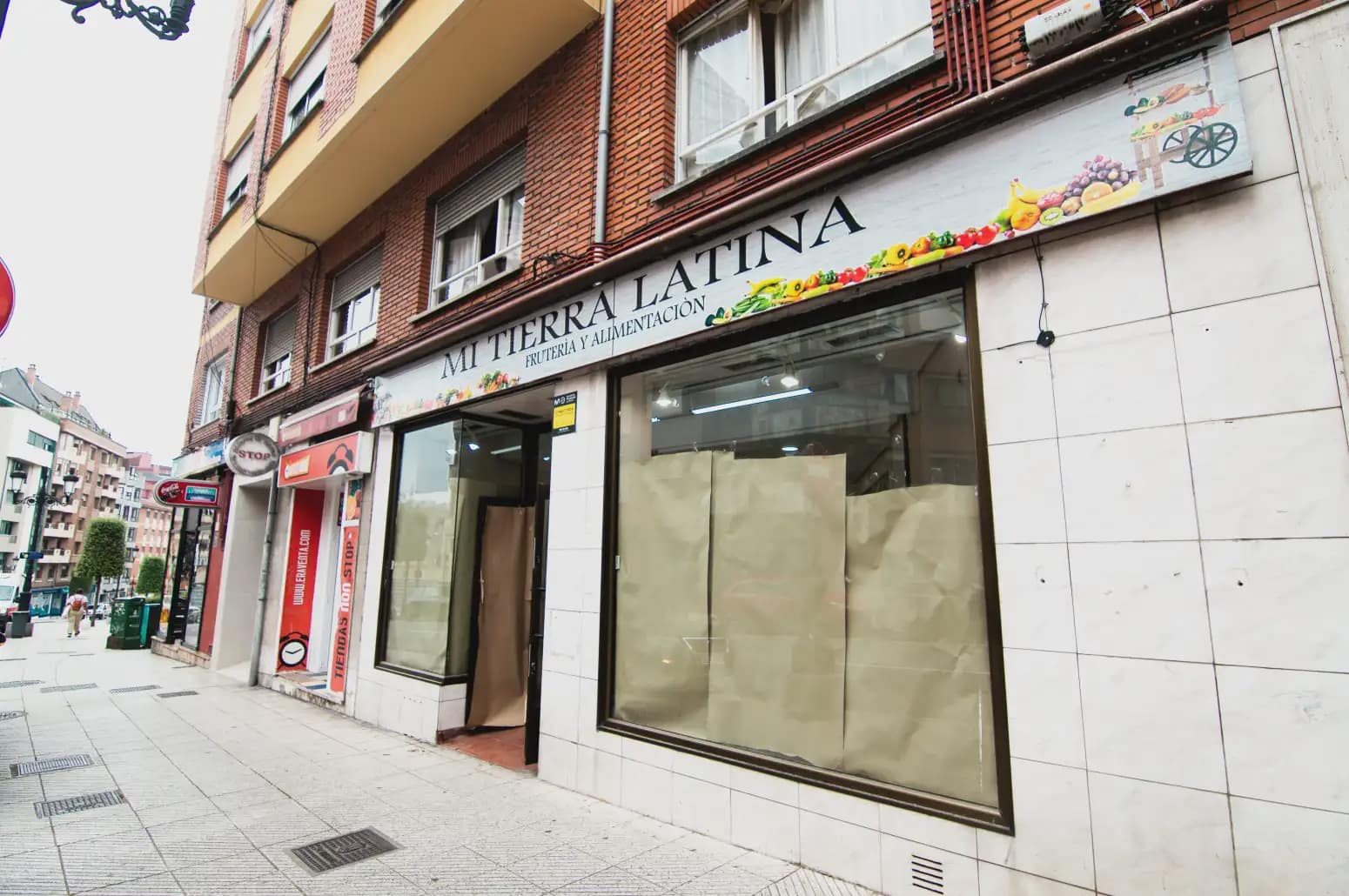 Local Comercial en Oviedo en alquiler - 1.000 € (Ref: 10038972)