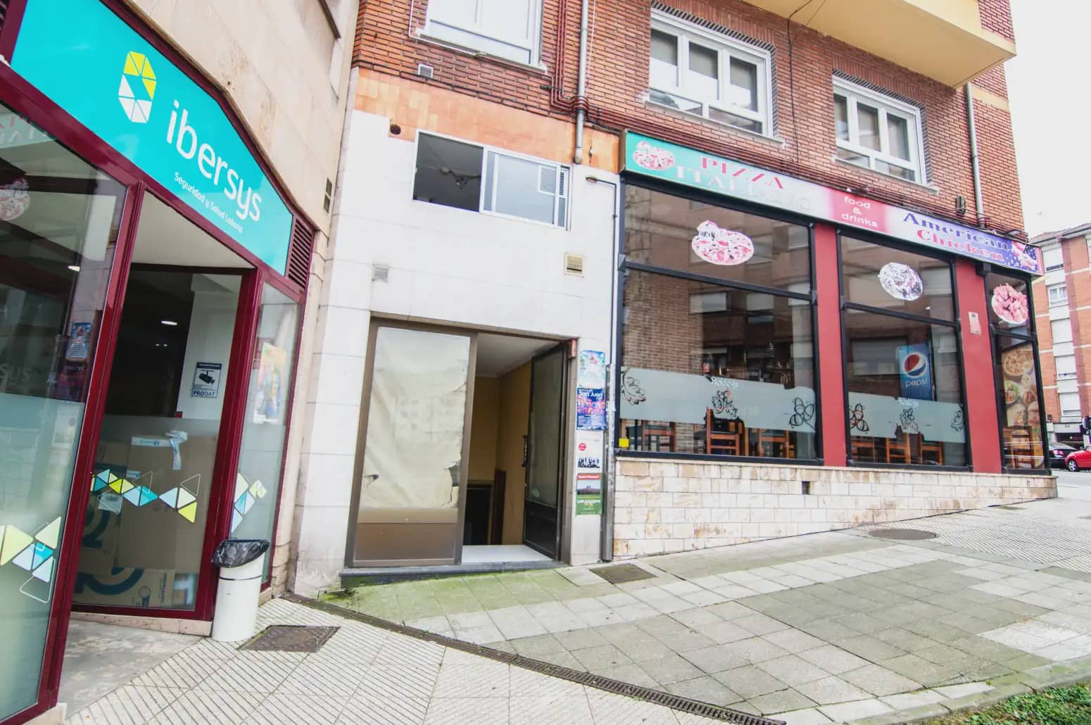 Local Comercial en Oviedo en alquiler - 1.000 € (Ref: 10038972)