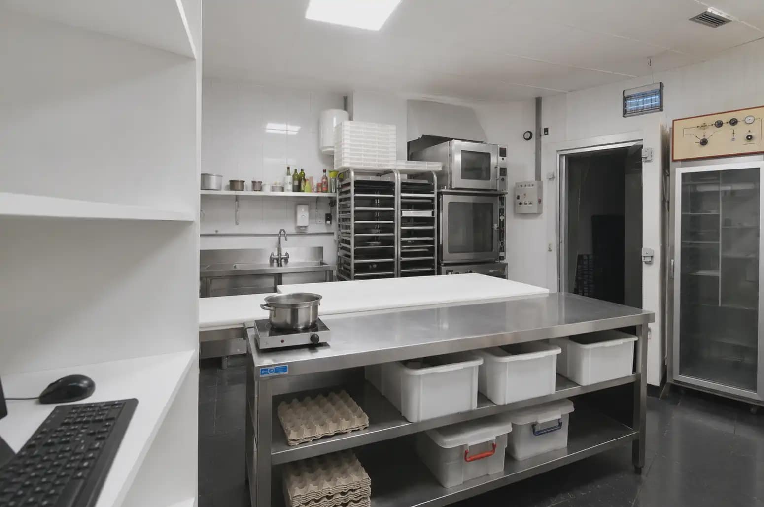 Local Comercial en Oviedo en alquiler - 1.900 € (Ref: 10038974)