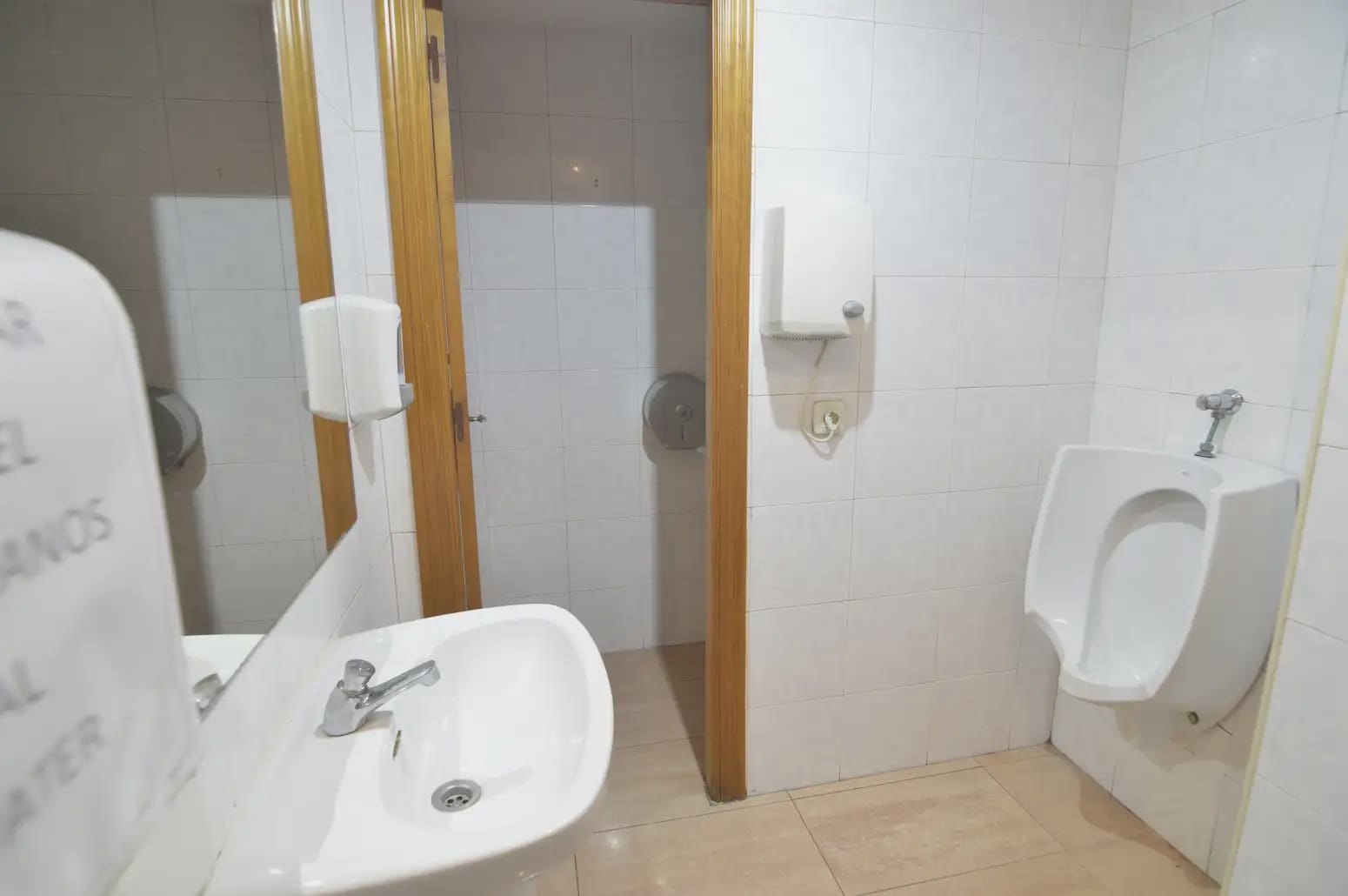 Local Comercial en Oviedo en alquiler - 1.900 € (Ref: 10038974)
