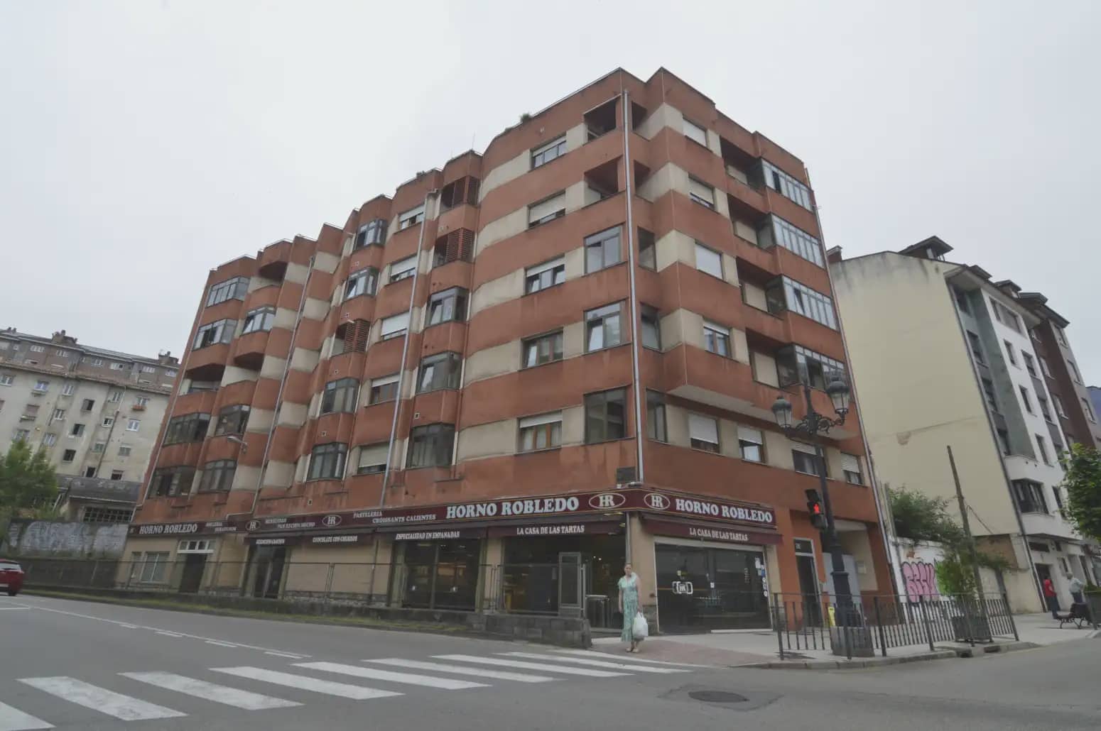 Local Comercial en Oviedo en alquiler - 1.900 € (Ref: 10038974)