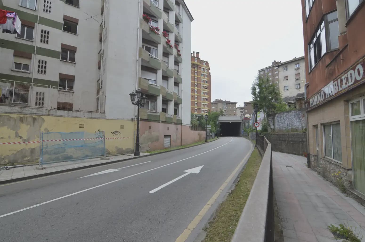 Local Comercial en Oviedo en alquiler - 1.900 € (Ref: 10038974)