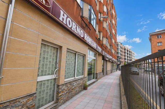 Local Comercial en Centro Urbano, Oviedo en alquiler - 1.900 € (Ref: 10038974)