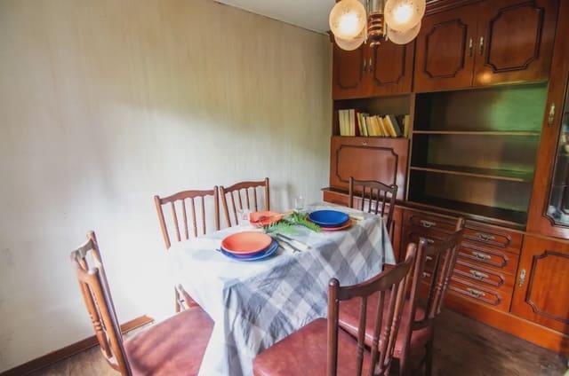 3 slaapkamer Finca/Landhuis te koop in Salas - € 80.000 (Ref: 10038975)