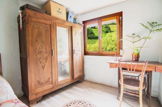 3 slaapkamer Finca/Landhuis te koop in Salas - € 80.000 (Ref: 10038975)