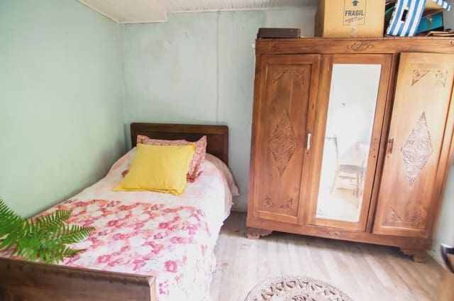 3 slaapkamer Finca/Landhuis te koop in Salas - € 80.000 (Ref: 10038975)