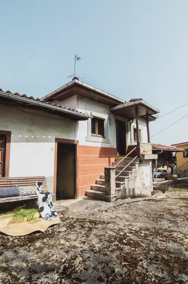 3 slaapkamer Finca/Landhuis te koop in Salas - € 80.000 (Ref: 10038975)