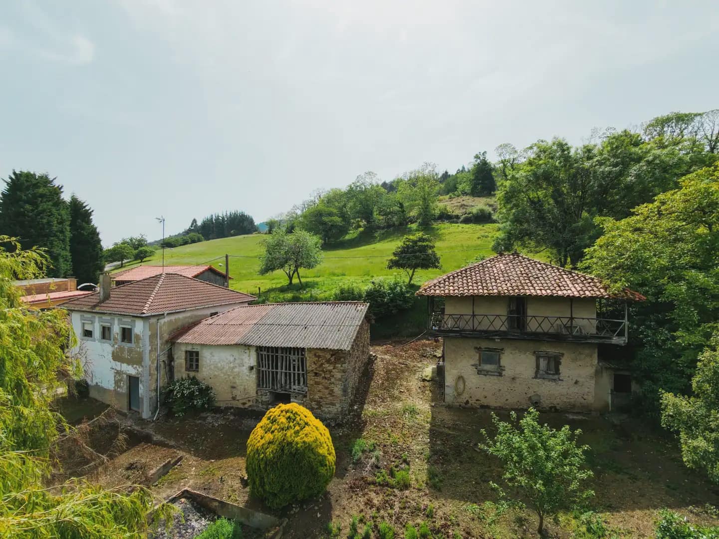 3 slaapkamer Finca/Landhuis te koop in Salas - € 80.000 (Ref: 10038975)