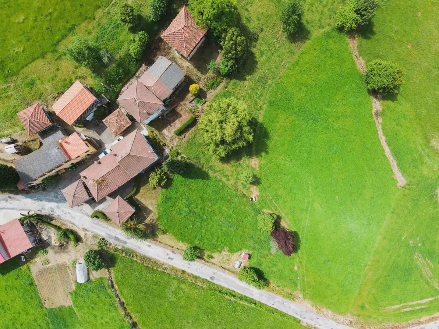 3 slaapkamer Finca/Landhuis te koop in Salas - € 80.000 (Ref: 10038975)
