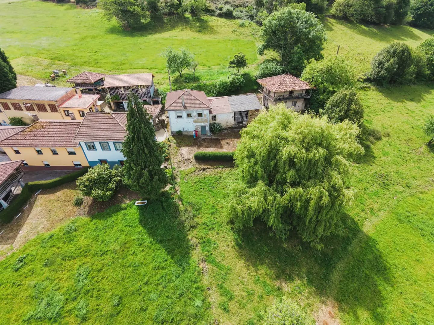 3 slaapkamer Finca/Landhuis te koop in Salas - € 80.000 (Ref: 10038975)