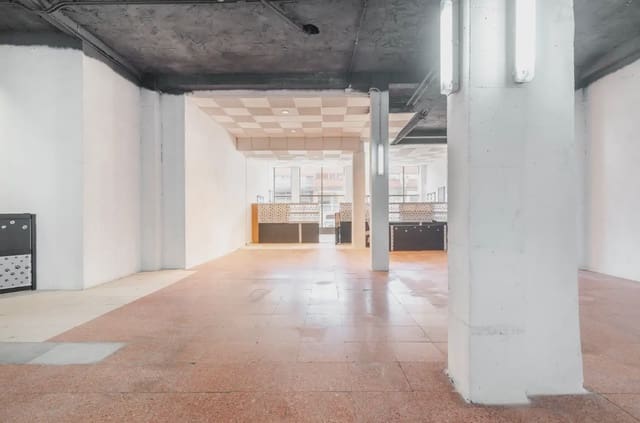 Kommersiell till salu i Centro Urbano, Oviedo - 199 000 € (Ref: 10038978)