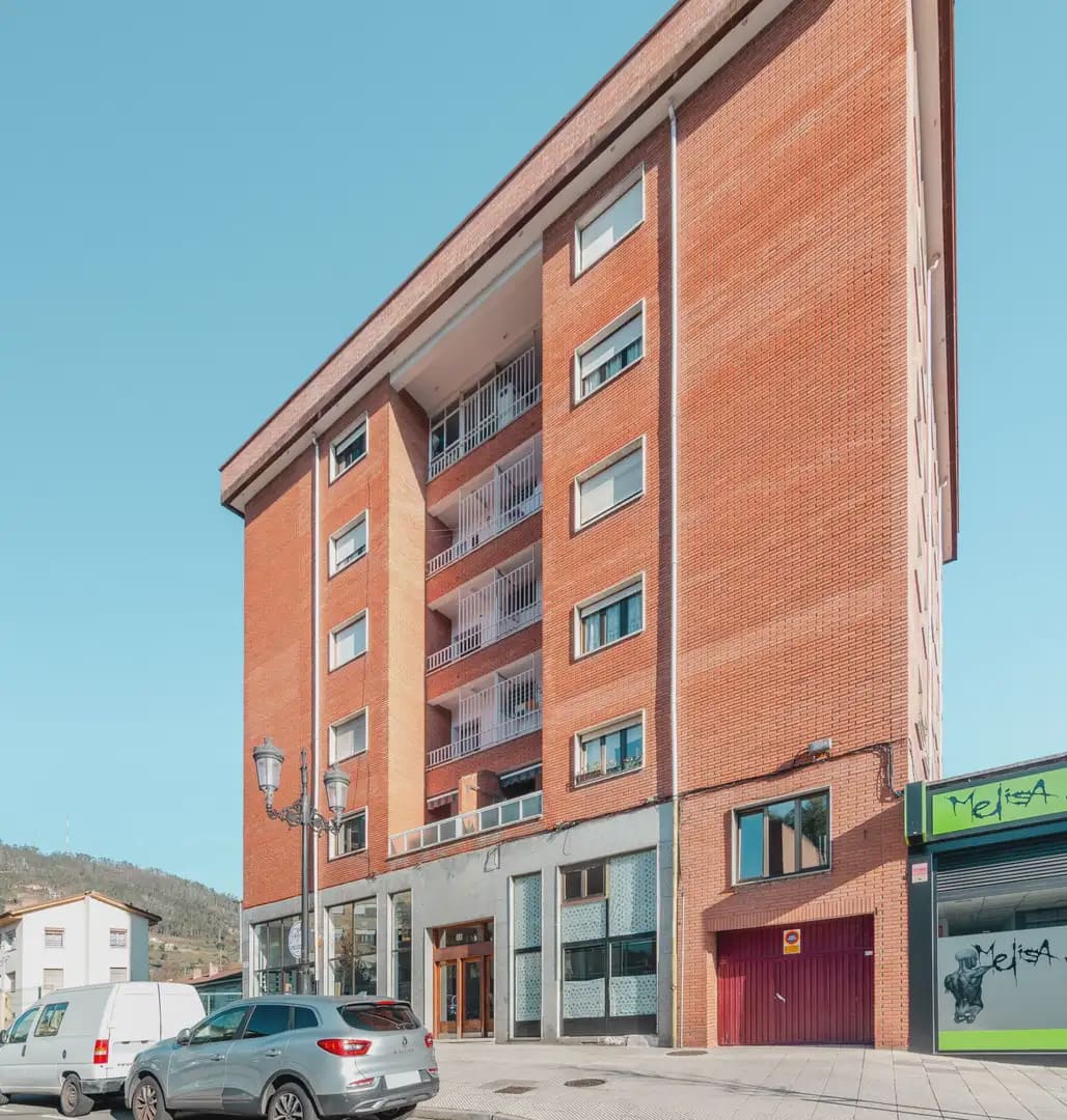 Kommersiell till salu i Oviedo - 199 000 € (Ref: 10038978)