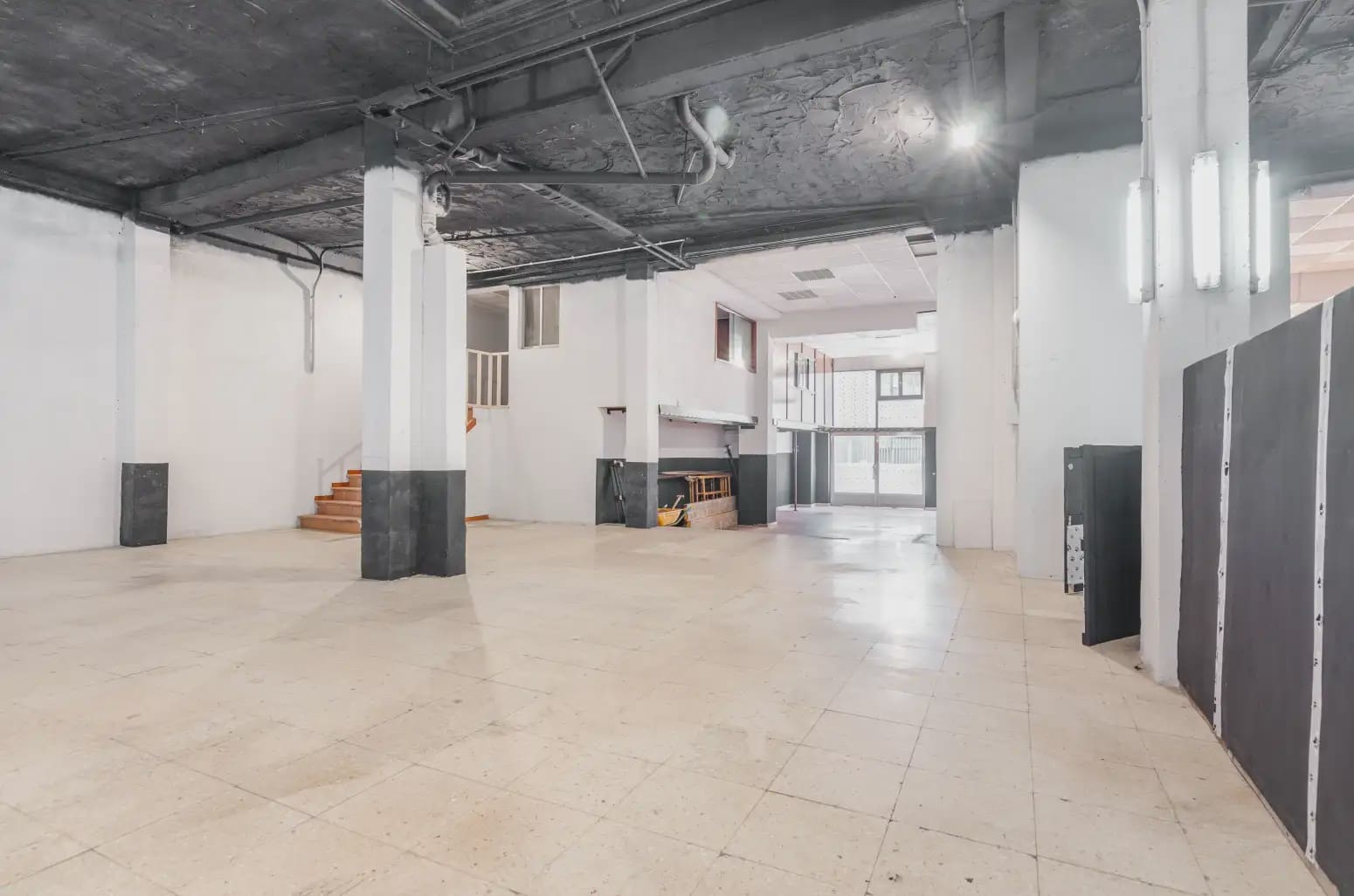 Kommersiell till salu i Oviedo - 199 000 € (Ref: 10038978)
