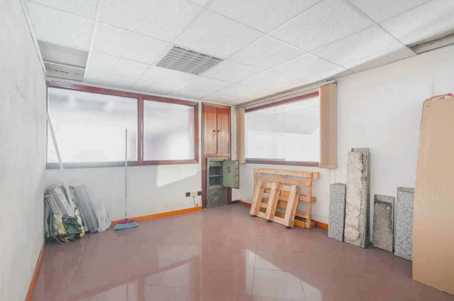Kommersiell till salu i Oviedo - 199 000 € (Ref: 10038978)
