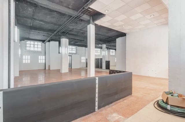 Kommersiell till salu i Centro Urbano, Oviedo - 199 000 € (Ref: 10038978)