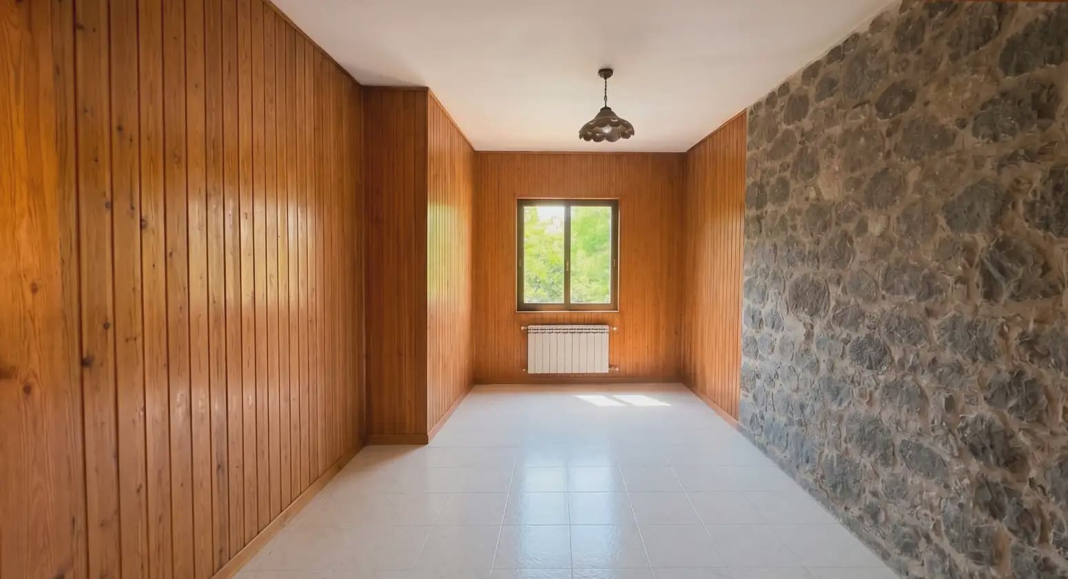 5 bedroom Finca/Country House for sale in Llanes with garage - € 155,000 (Ref: 10038980)