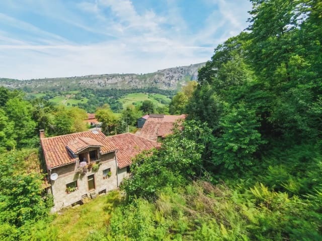 5 camera da letto Finca/Casa di Campagna in vendita in Llanes con garage - 155.000 € (Rif: 10038980)