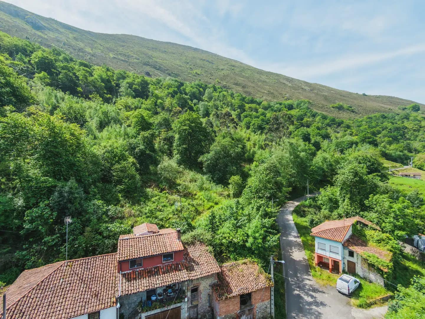 5 bedroom Finca/Country House for sale in Llanes with garage - € 155,000 (Ref: 10038980)