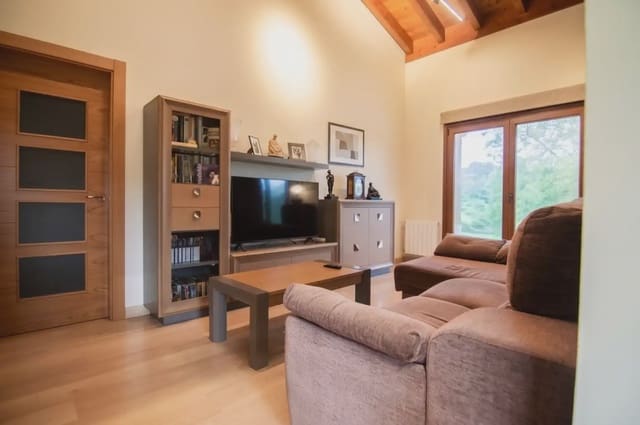 4 soveværelse Villa til salg i Siero med garage - € 440.000 (Ref: 10038981)