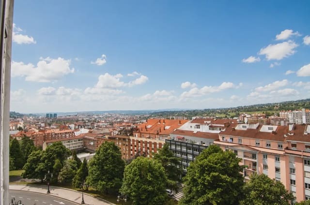 3 soveværelse Lejlighed til salg i Centro Urbano, Oviedo - € 270.000 (Ref: 10038987)