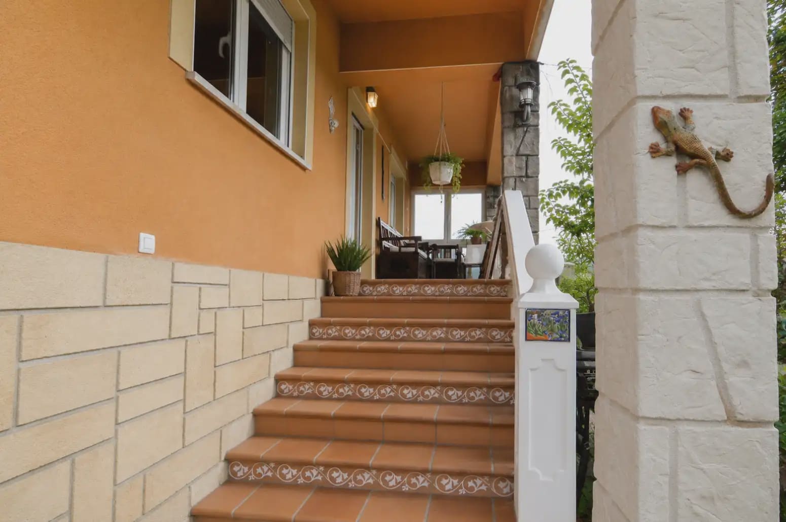 4 bedroom Villa for sale in Oviedo with garage - € 380,000 (Ref: 10038991)