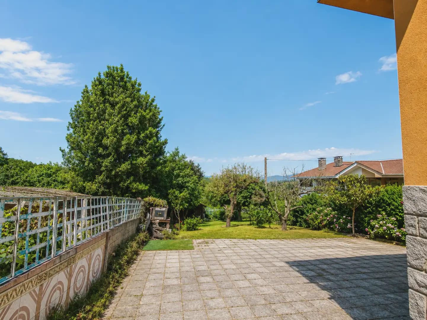 4 bedroom Villa for sale in Oviedo with garage - € 380,000 (Ref: 10038991)
