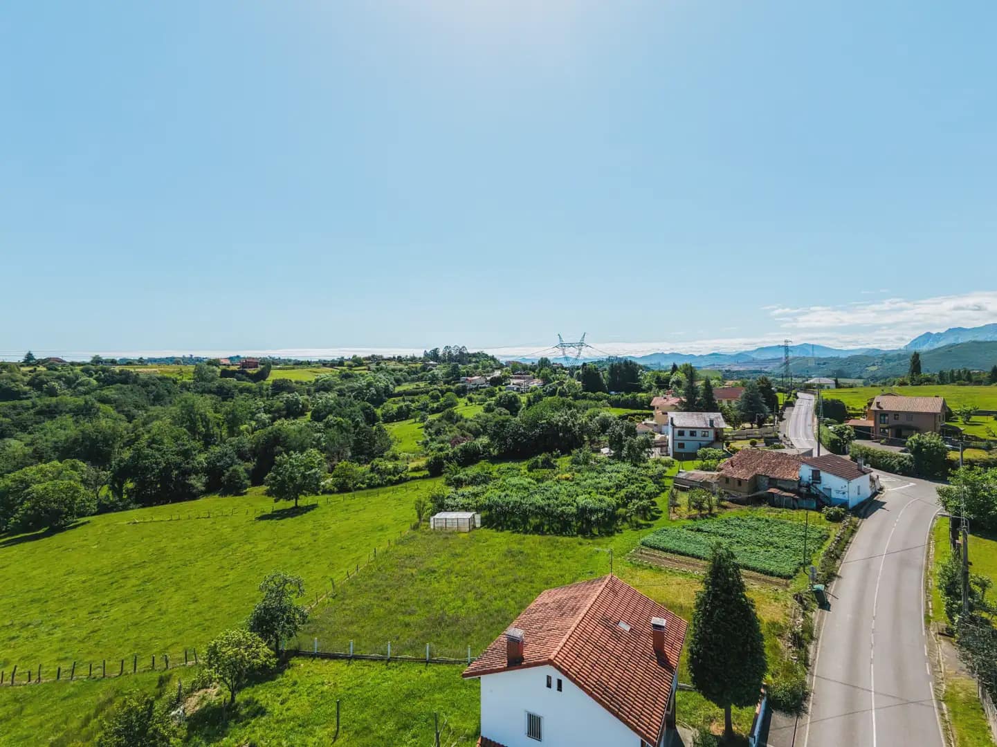 4 bedroom Villa for sale in Oviedo with garage - € 380,000 (Ref: 10038991)