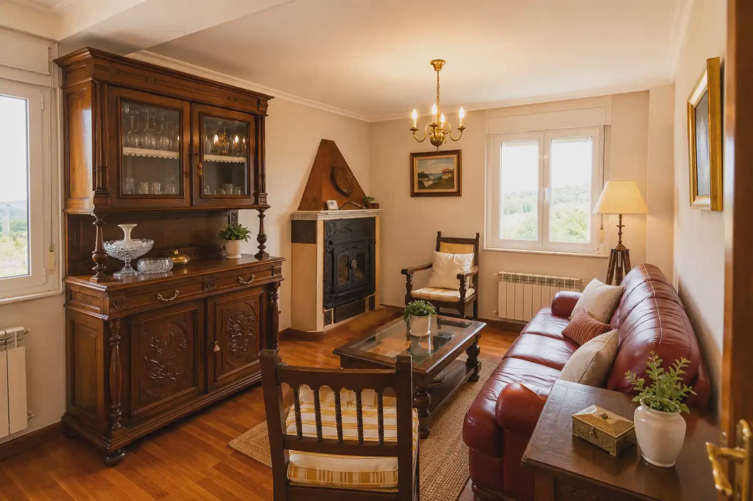 4 bedroom Villa for sale in Oviedo with garage - € 380,000 (Ref: 10038991)
