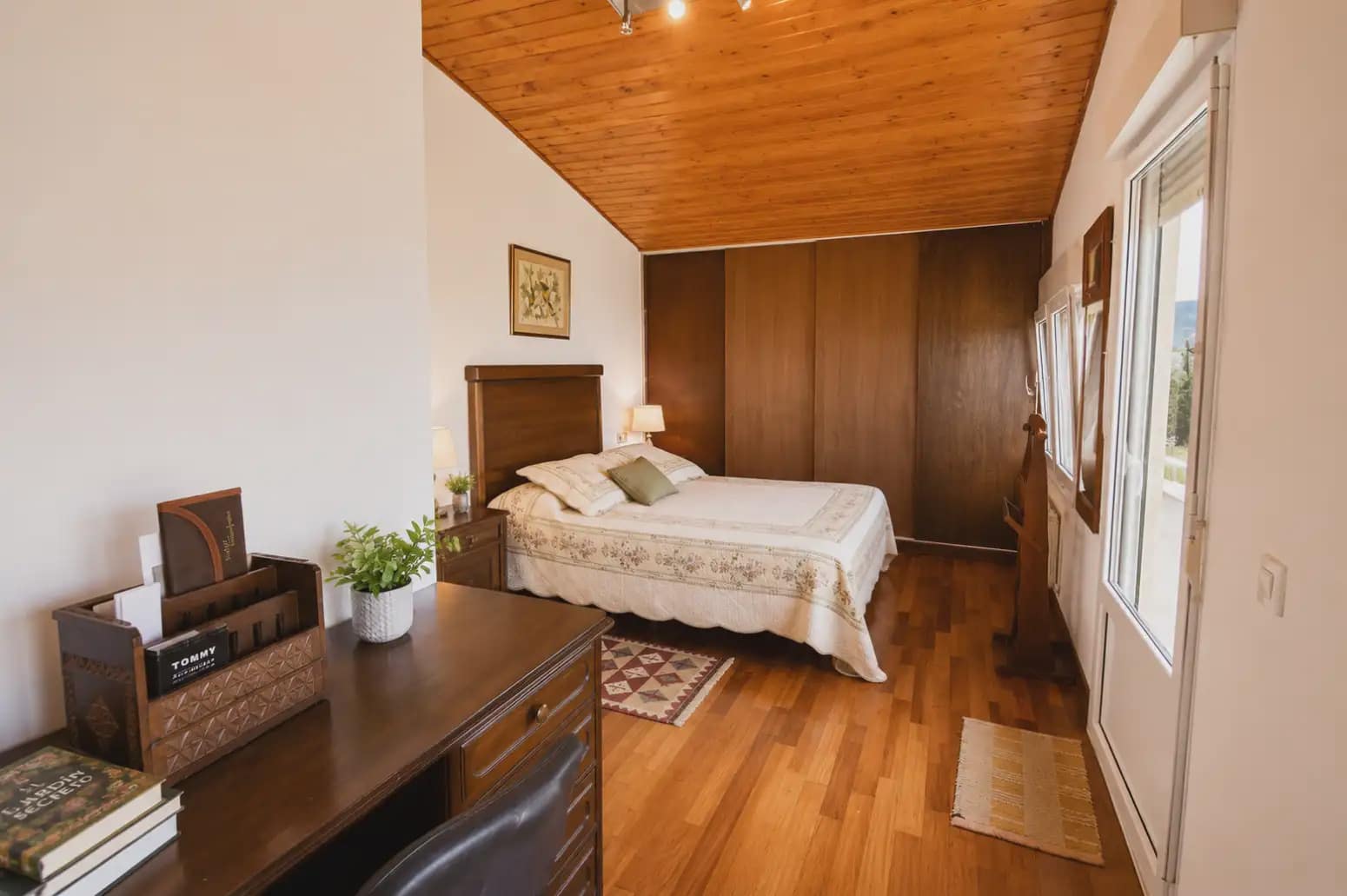 4 bedroom Villa for sale in Oviedo with garage - € 380,000 (Ref: 10038991)