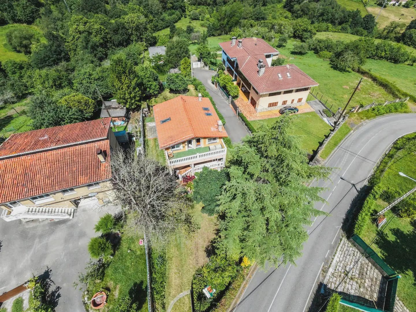 4 bedroom Villa for sale in Oviedo with garage - € 380,000 (Ref: 10038991)