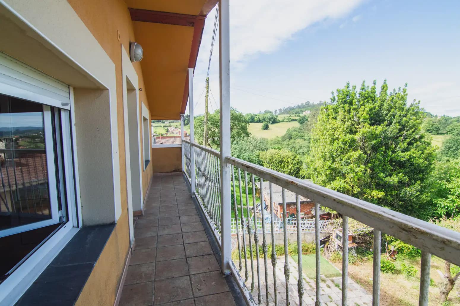 4 bedroom Villa for sale in Oviedo with garage - € 380,000 (Ref: 10038991)