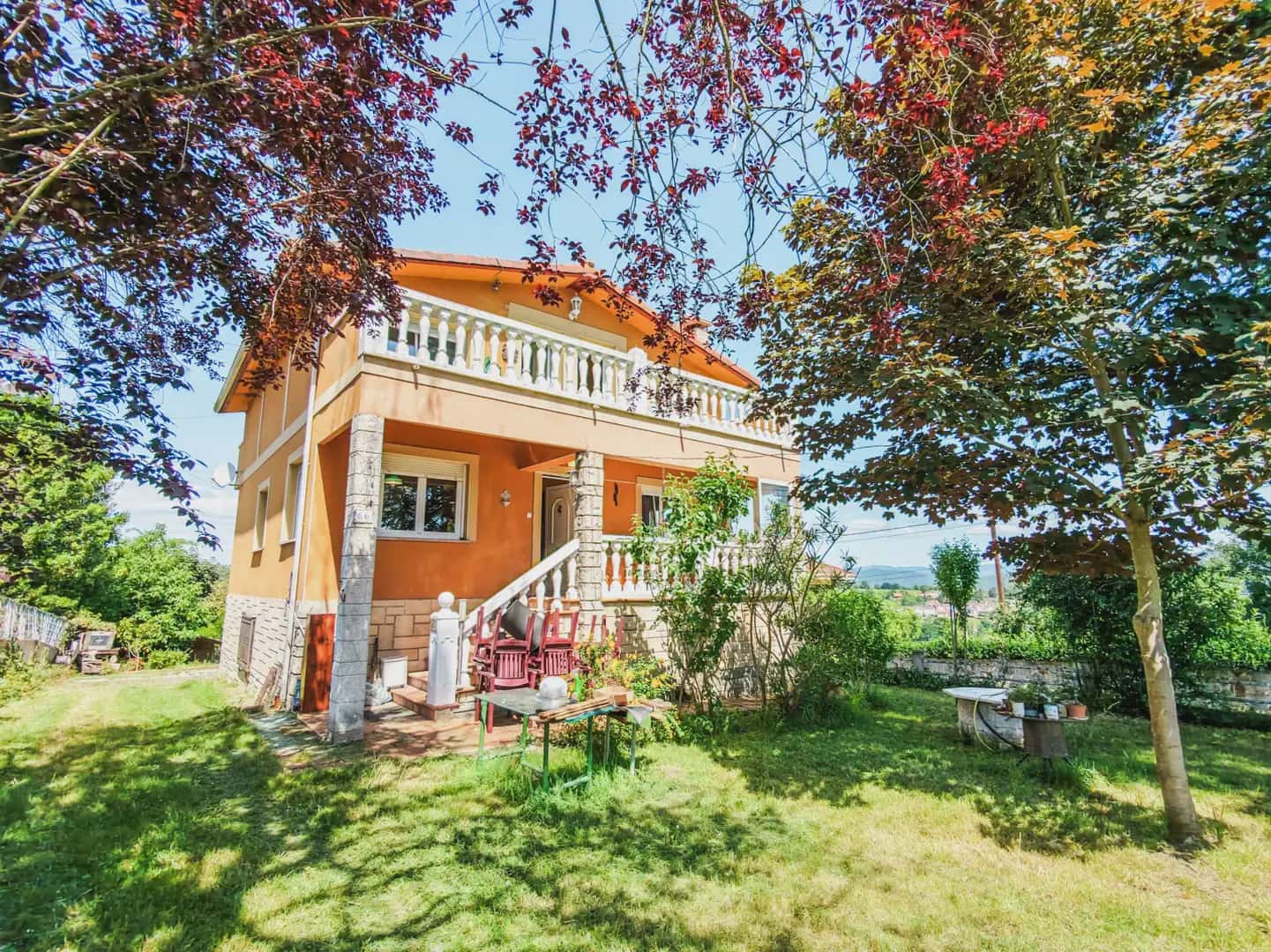 4 bedroom Villa for sale in Oviedo with garage - € 380,000 (Ref: 10038991)