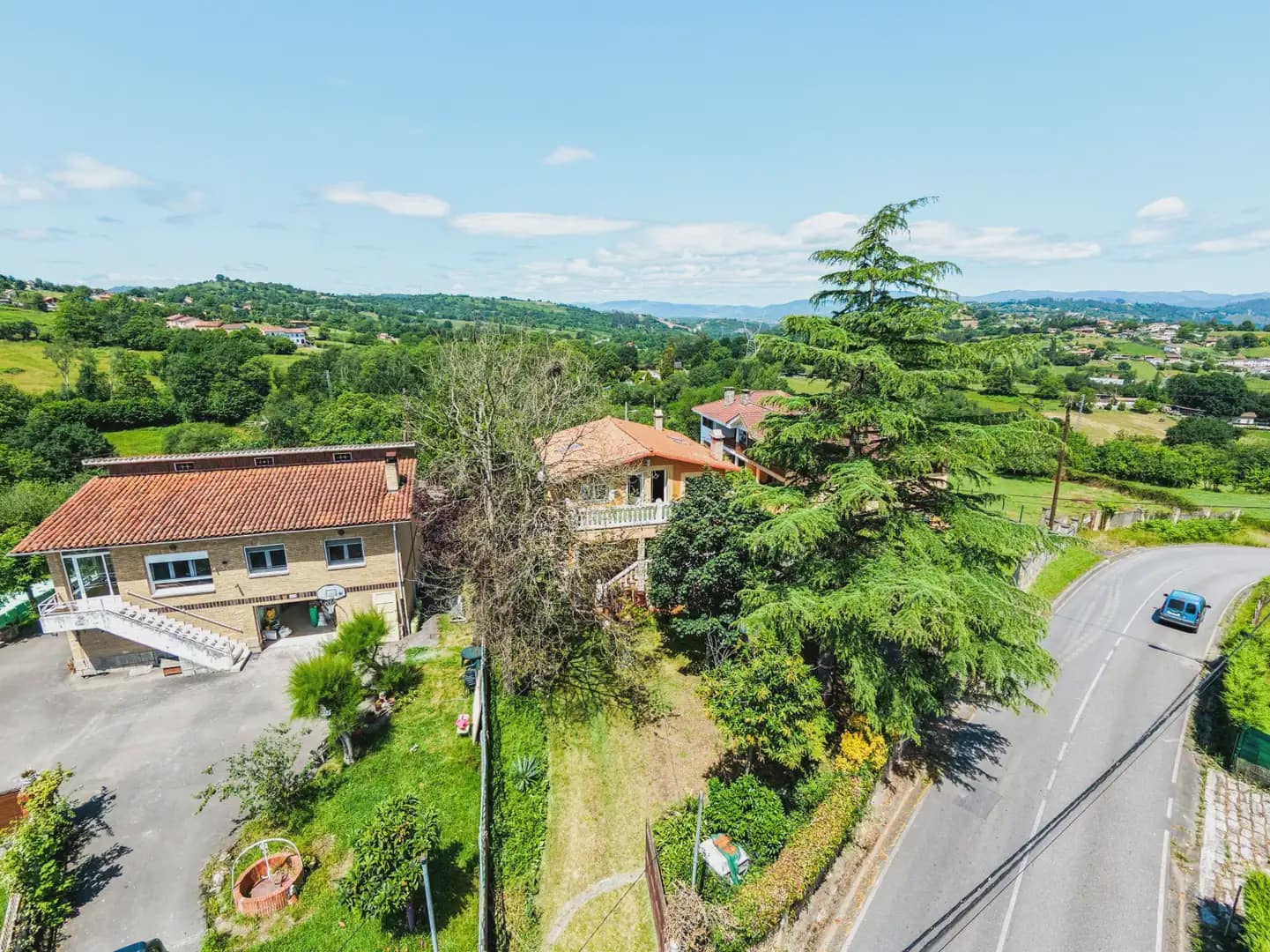 4 bedroom Villa for sale in Oviedo with garage - € 380,000 (Ref: 10038991)