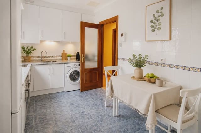 2 soveværelse Lejlighed til salg i Centro Urbano, Oviedo med garage - € 239.000 (Ref: 10038992)