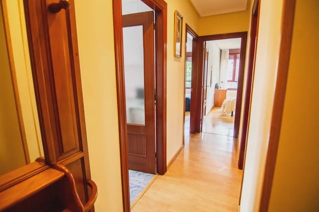 2 soveværelse Lejlighed til salg i Centro Urbano, Oviedo med garage - € 239.000 (Ref: 10038992)