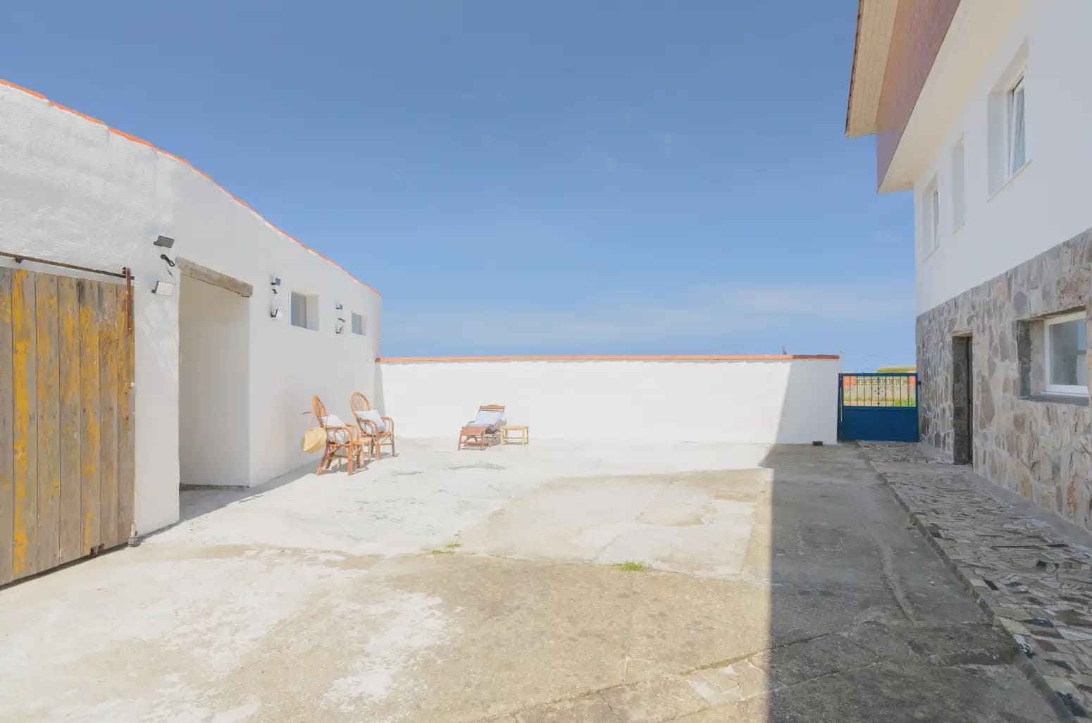 7 soverom Finca/Herregård til salgs i Gozon med garasje - € 735 000 (Ref: 10038995)