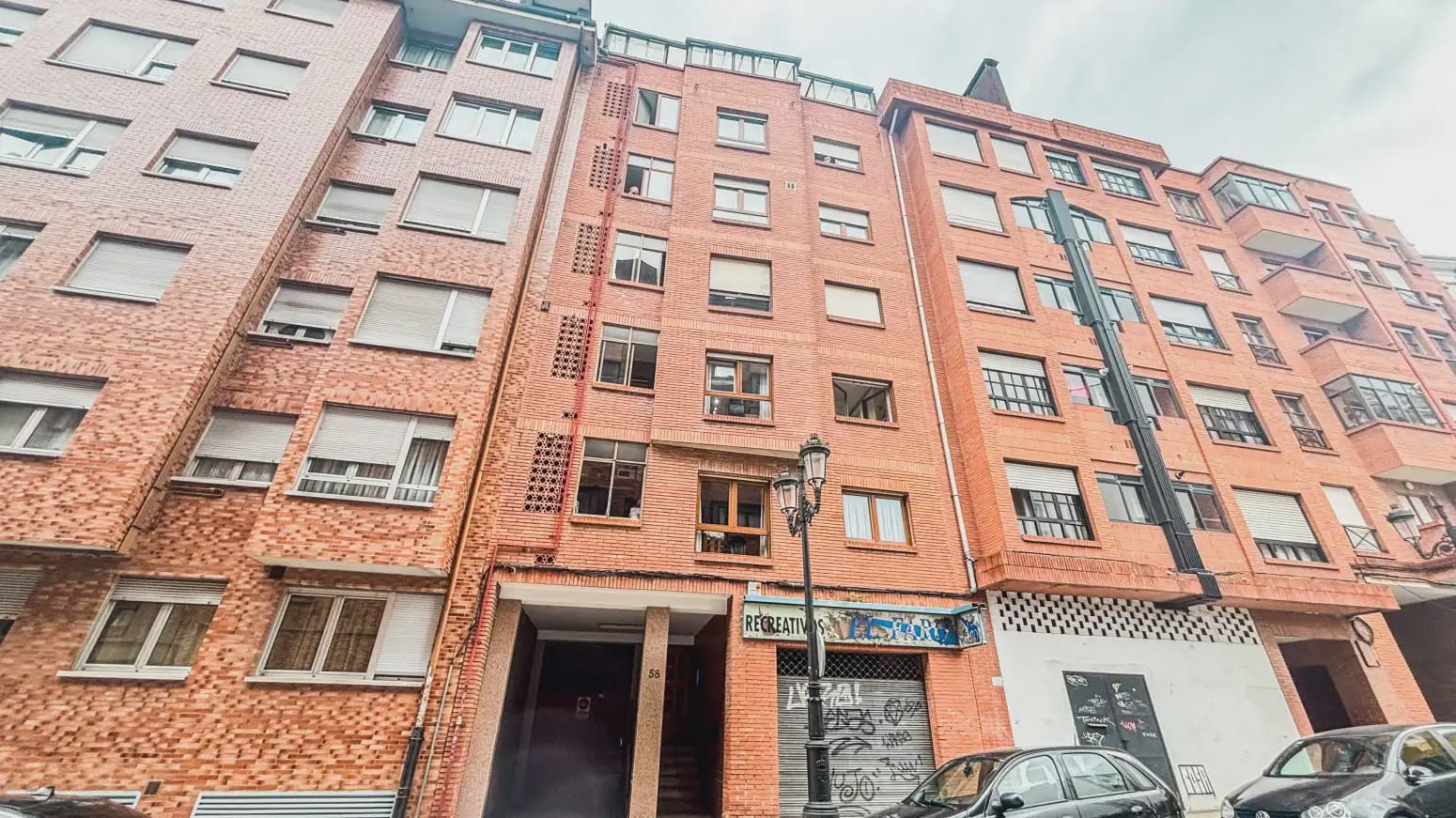 Piso de 1 habitación en Oviedo en venta - 134.990 € (Ref: 10043423)