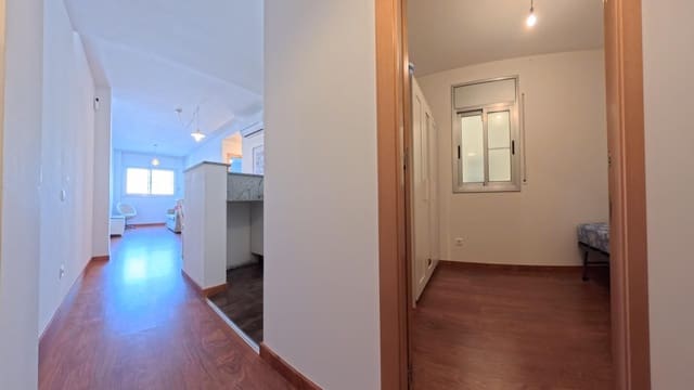 2 quarto Apartamento para arrendar em Deltebre - 600 € (Ref: 10041386)
