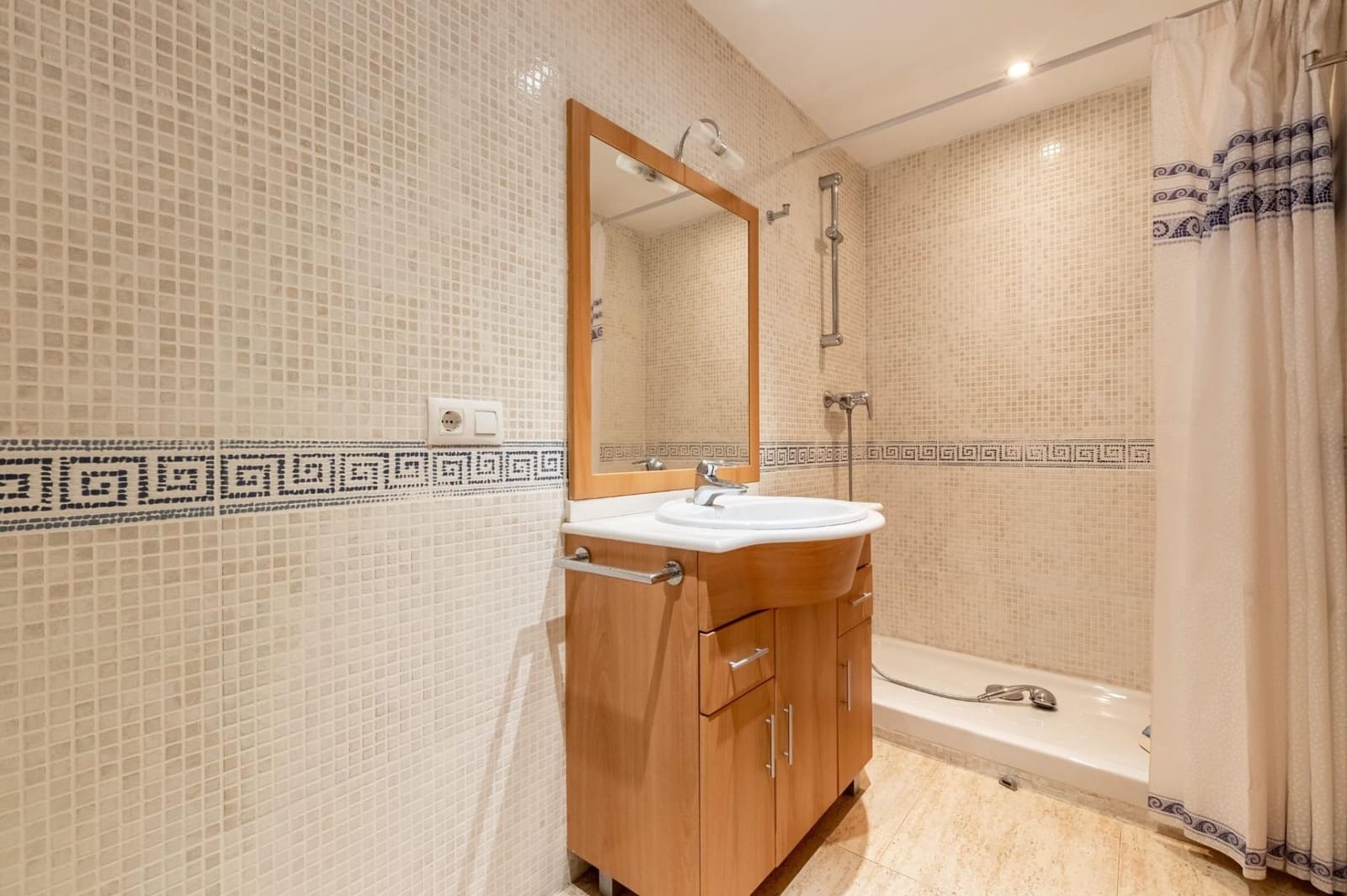 6 sypialnia Dom szeregowy na sprzedaż w L'Ampolla z basenem garażem - 249 000 € (Ref: 10041390)