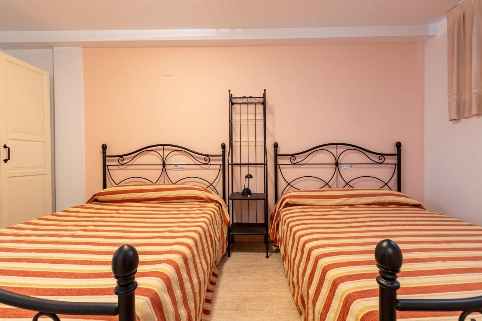 6 sypialnia Dom szeregowy na sprzedaż w L'Ampolla z basenem garażem - 249 000 € (Ref: 10041390)