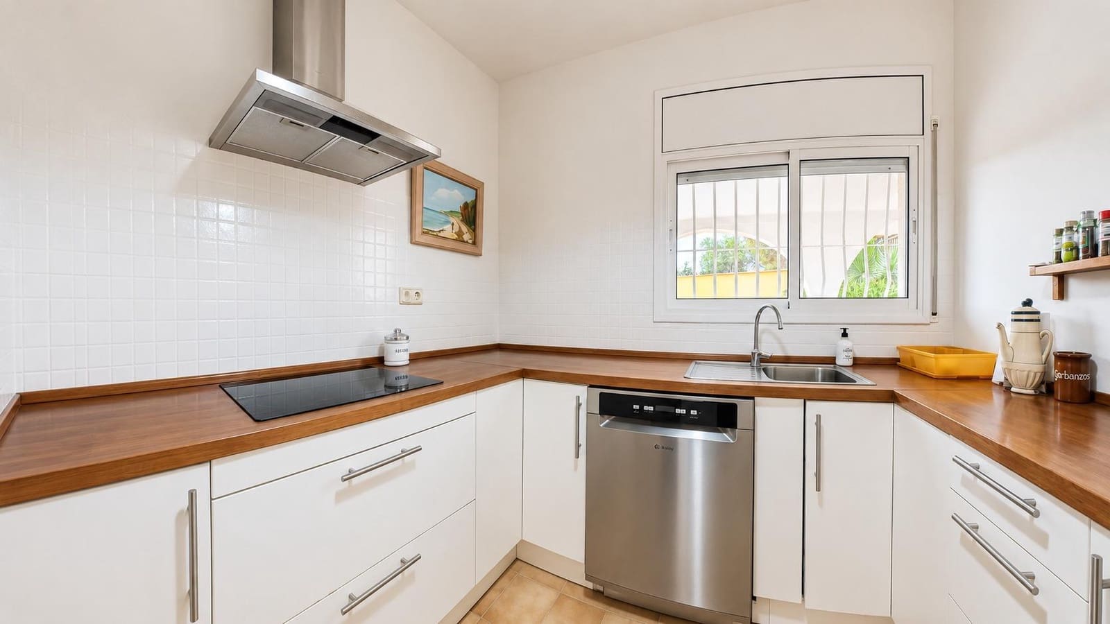 3 makuuhuone Huvila myytävänä paikassa Amposta mukana uima-altaan - 320 000 € (Ref: 10041391)