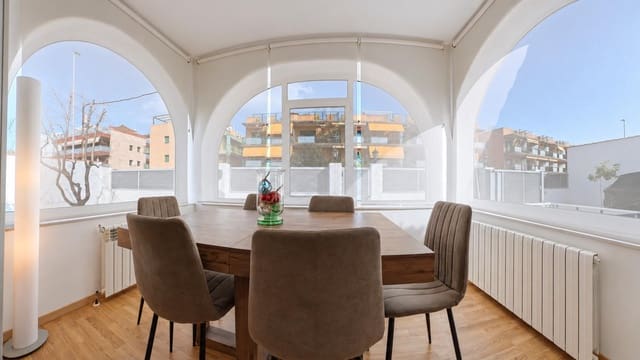 3 makuuhuone Huvila myytävänä paikassa Amposta mukana uima-altaan - 320 000 € (Ref: 10041391)