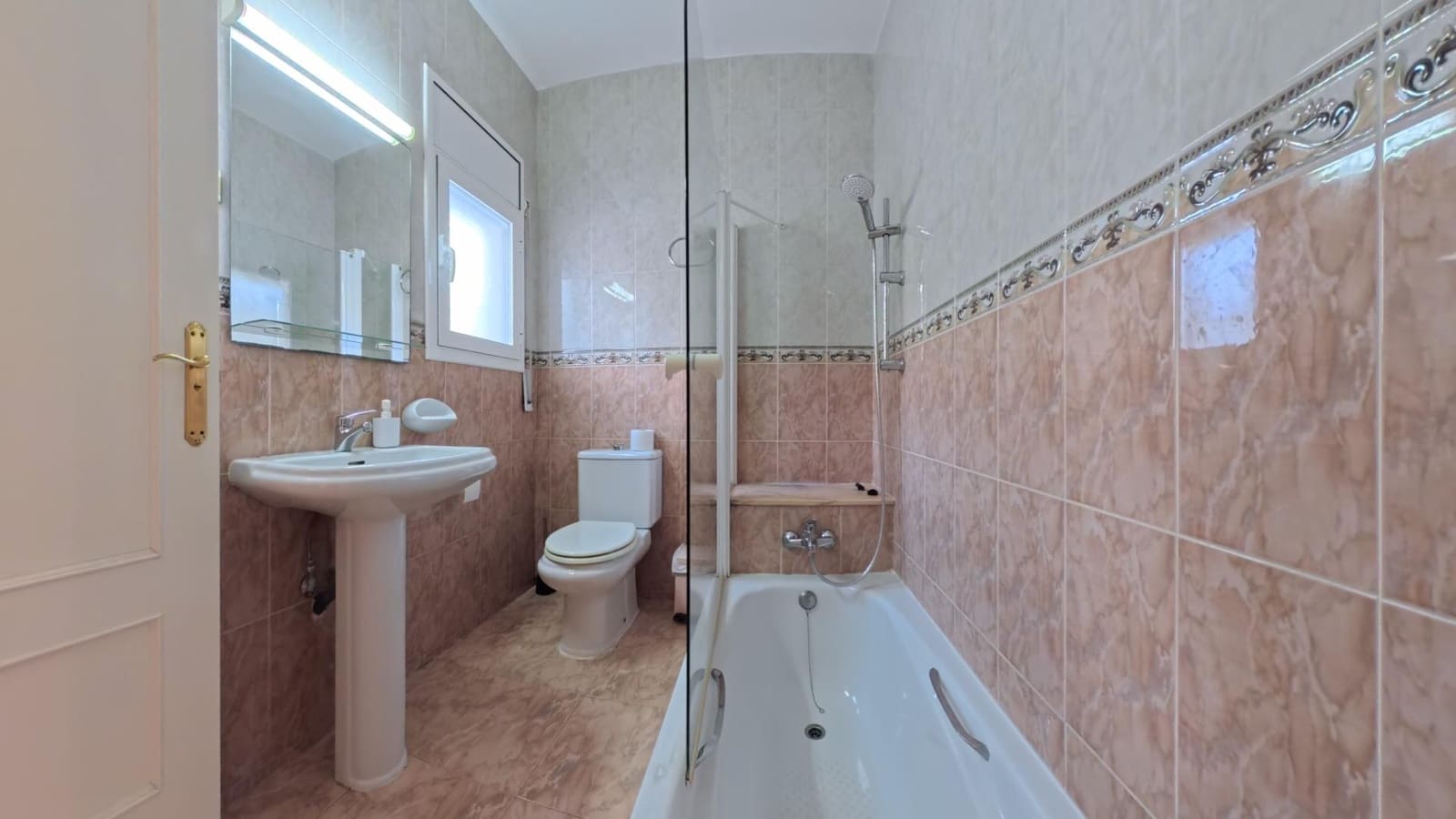 3 makuuhuone Huvila myytävänä paikassa Amposta mukana uima-altaan - 320 000 € (Ref: 10041391)